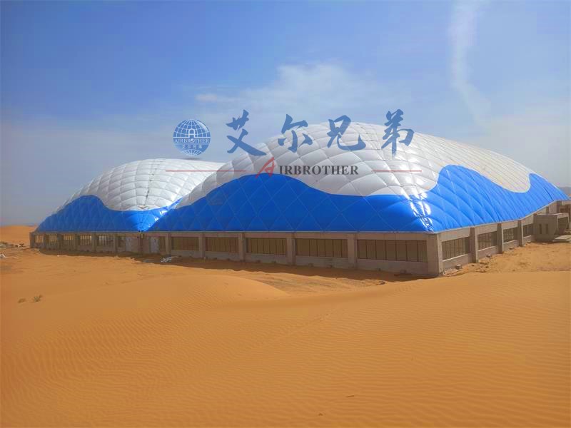 氣膜場(chǎng)館采用高科技材料，使用壽命長(zhǎng)